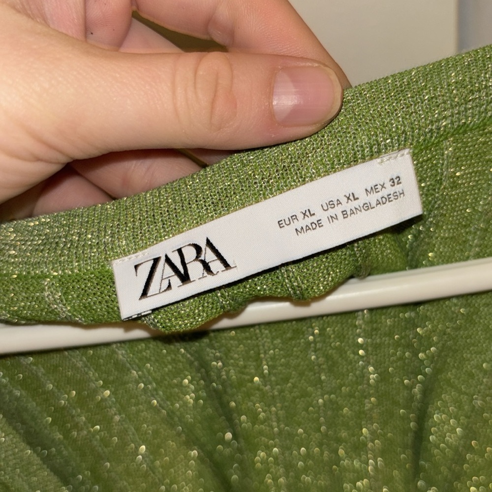 π {FINAL SALE} ZARA Metallic Thread Tank - Picture 4 of 7